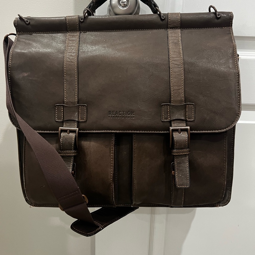 Kenneth Cole Reaction Messenger